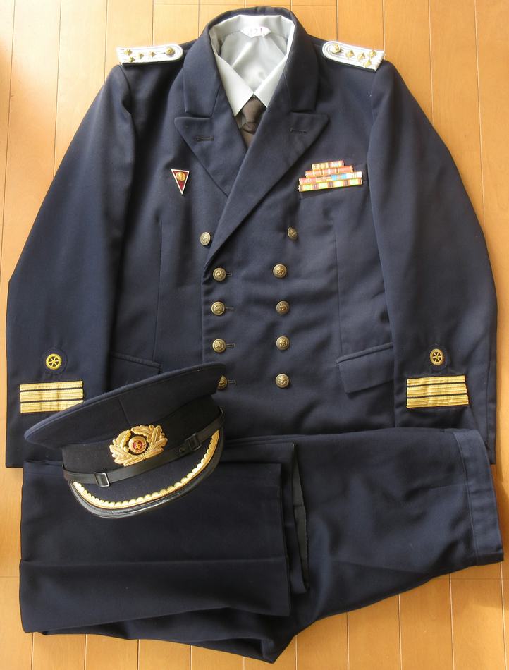 海軍機関大尉制服